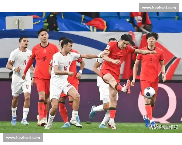 意以世预赛突发:两球迷冲场被安保拦截